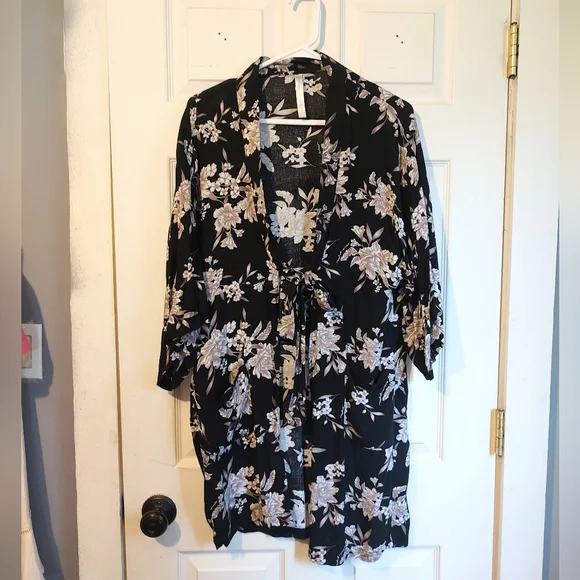 Women's Robe - Picture 1 of 5